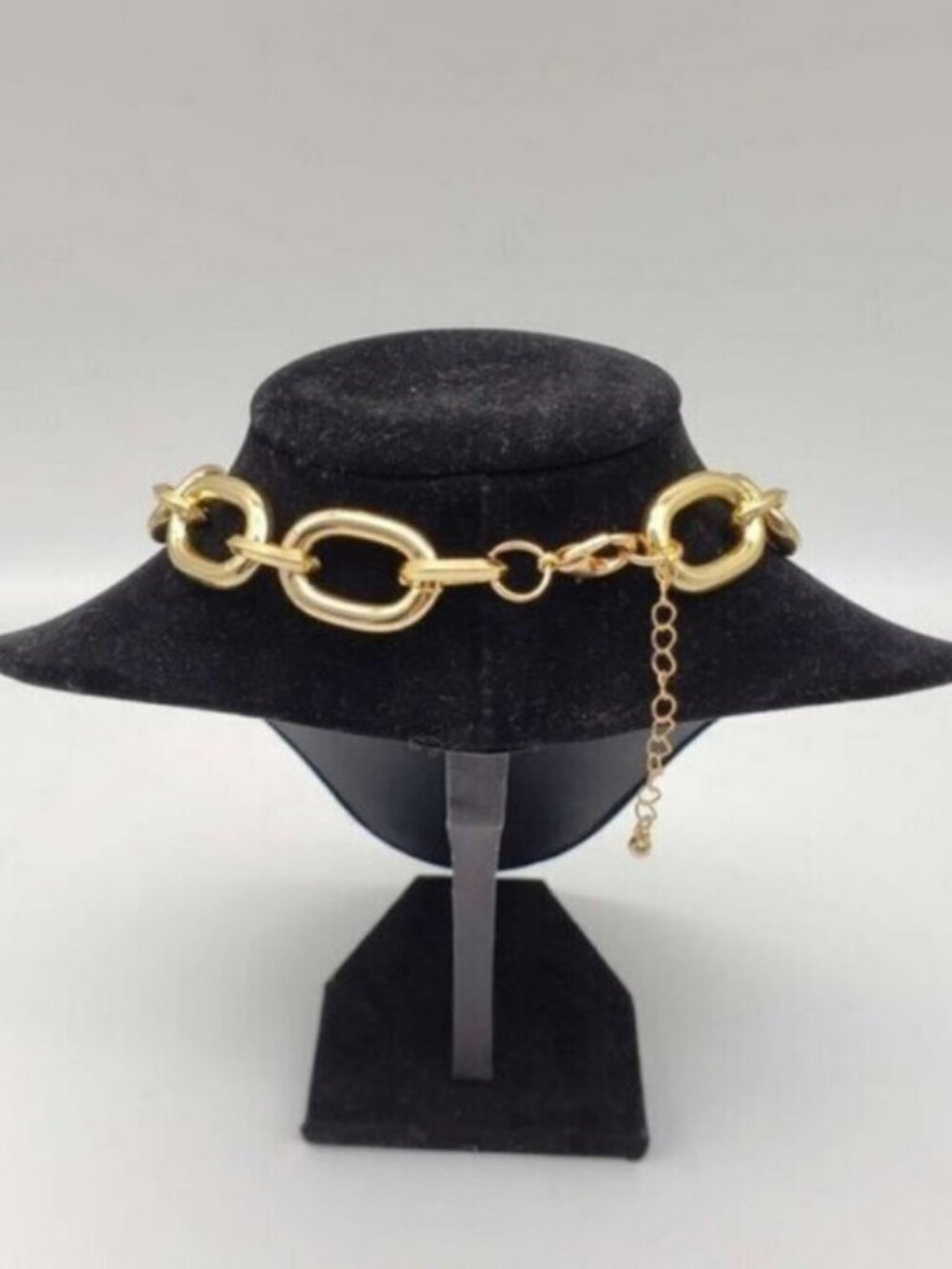 Gold-Plated Necklace with Authentic Louis Vuitton Padlock - Picture 11 of 15